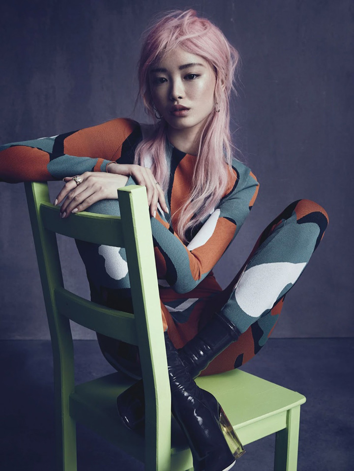 超模新人fernanda ly 演绎《vogue》杂志时尚大片