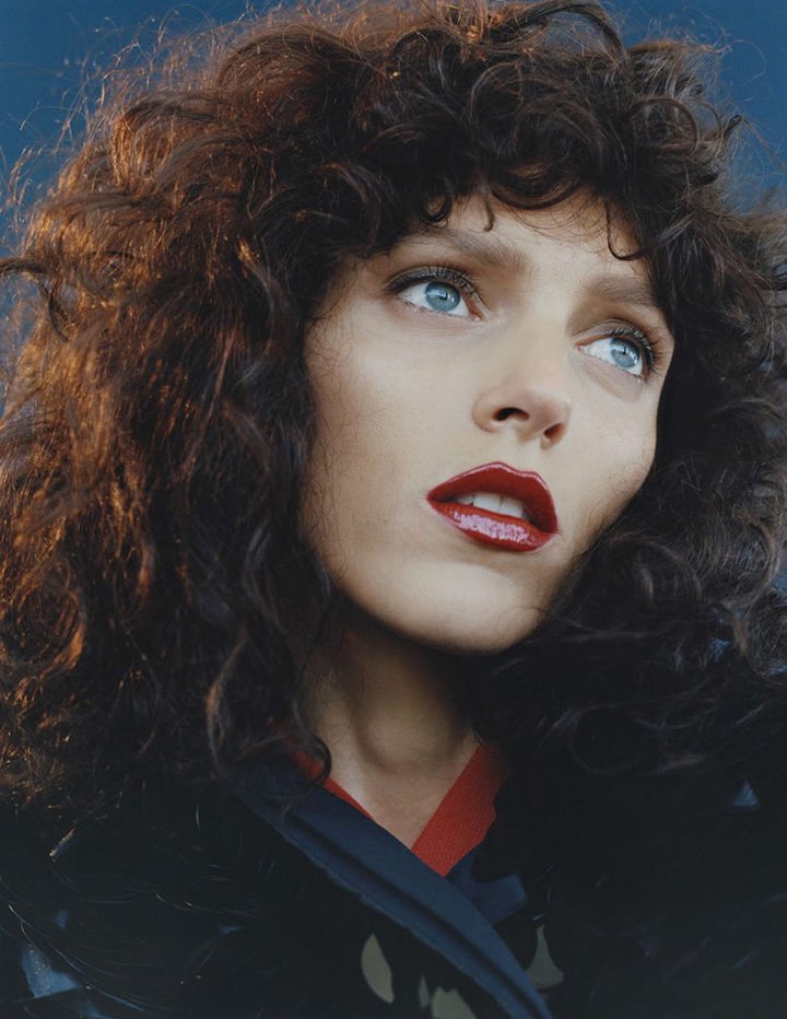 超模anja rubik 演绎《vogue》杂志法国版丨摄影师 harley weir