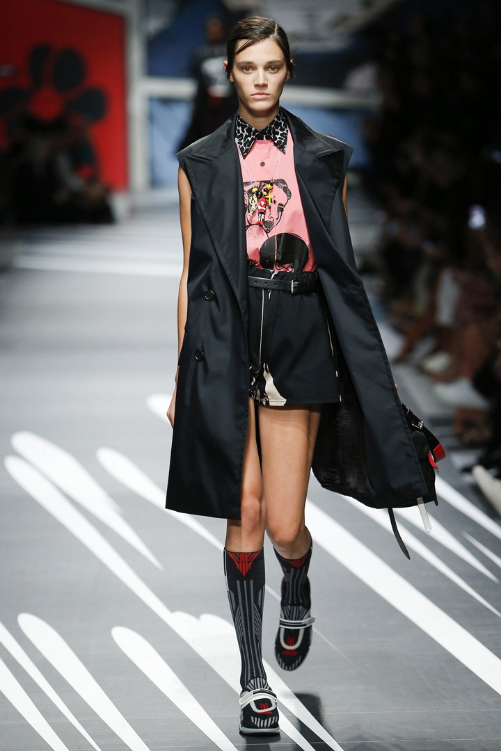 prada（普拉达）2018米兰时装周时装秀