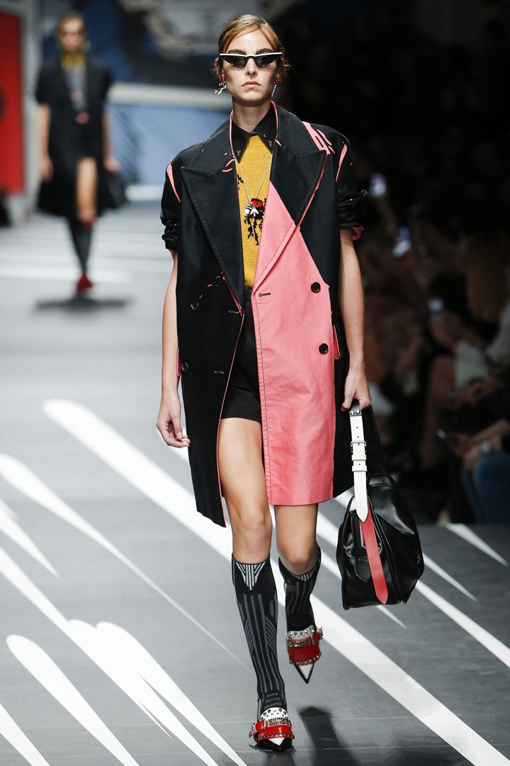 prada（普拉达）2018米兰时装周时装秀