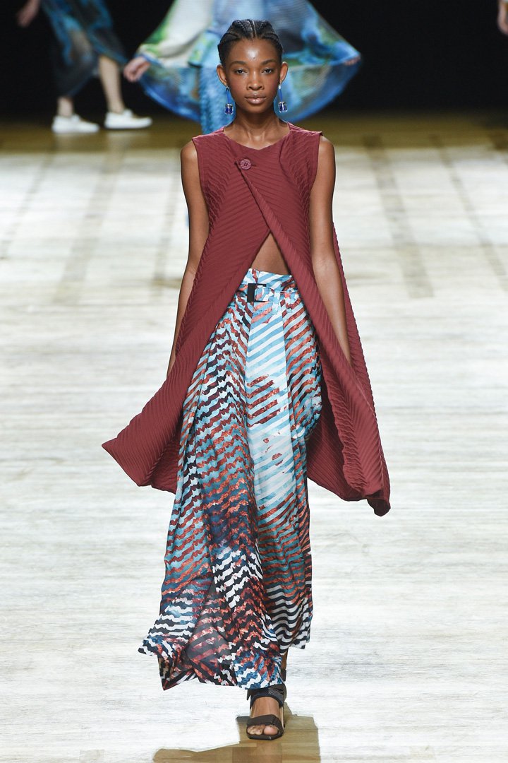 issey miyake（三宅一生）2018巴黎时装周时装秀
