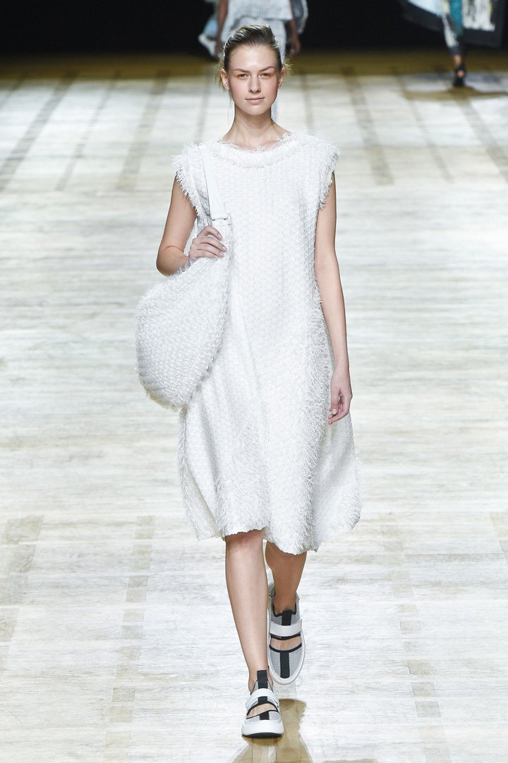 issey miyake（三宅一生）2018巴黎时装周时装秀