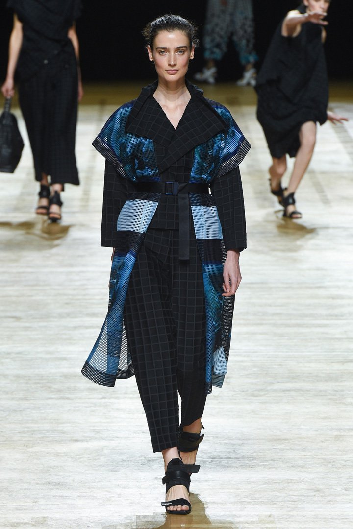 issey miyake（三宅一生）2018巴黎时装周时装秀
