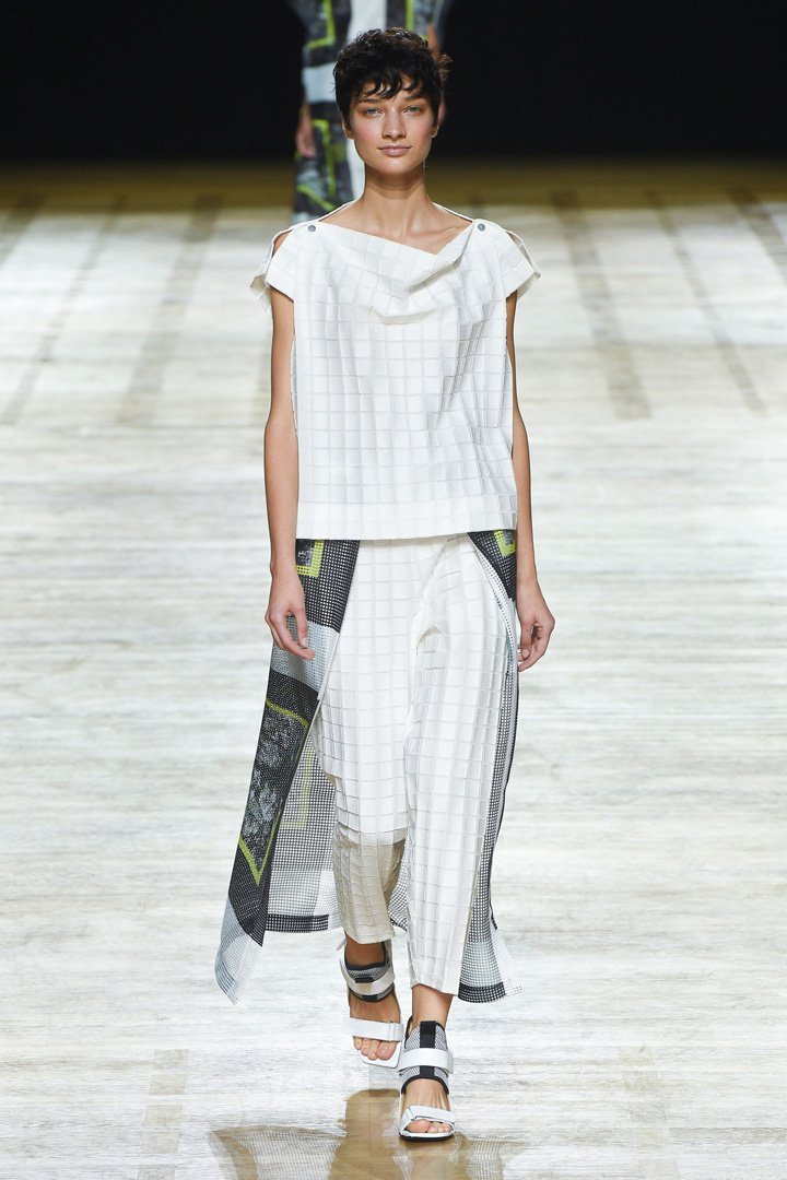 issey miyake（三宅一生）2018巴黎时装周时装秀
