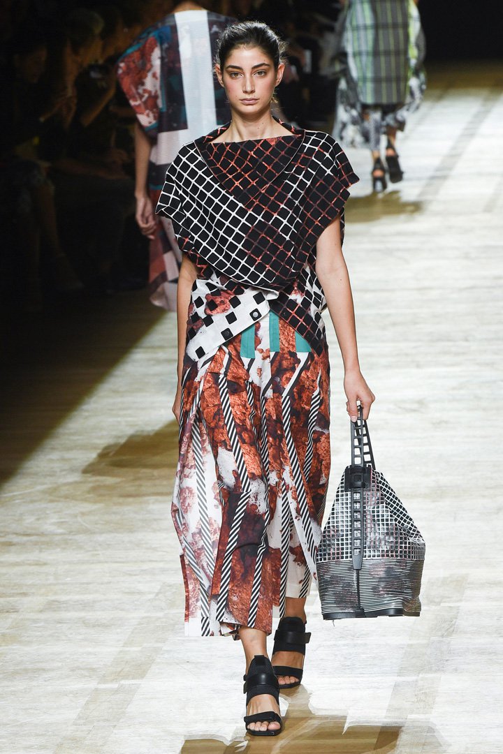 issey miyake（三宅一生）2018巴黎时装周时装秀
