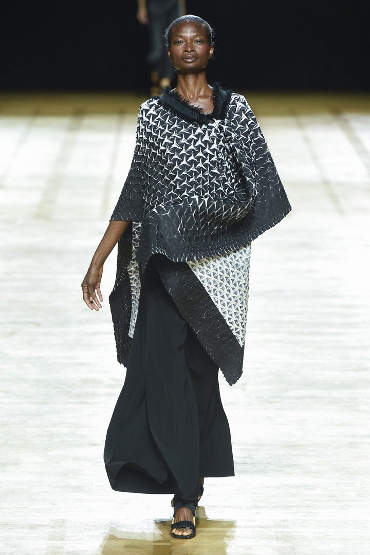 issey miyake（三宅一生）2018巴黎时装周时装秀