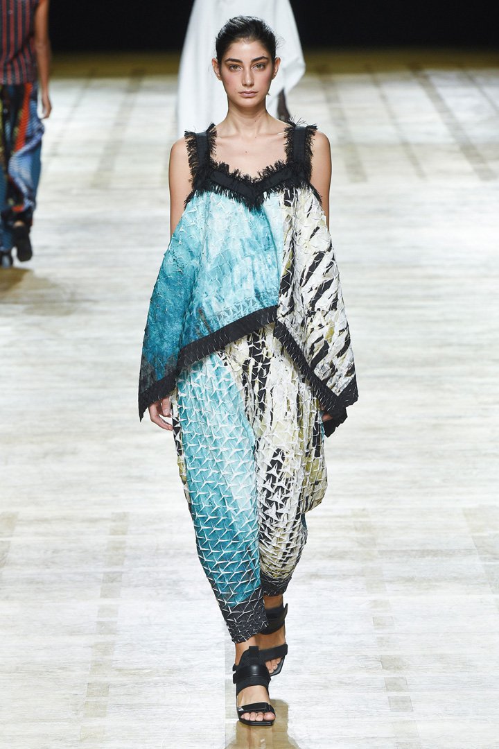 issey miyake（三宅一生）2018巴黎时装周时装秀