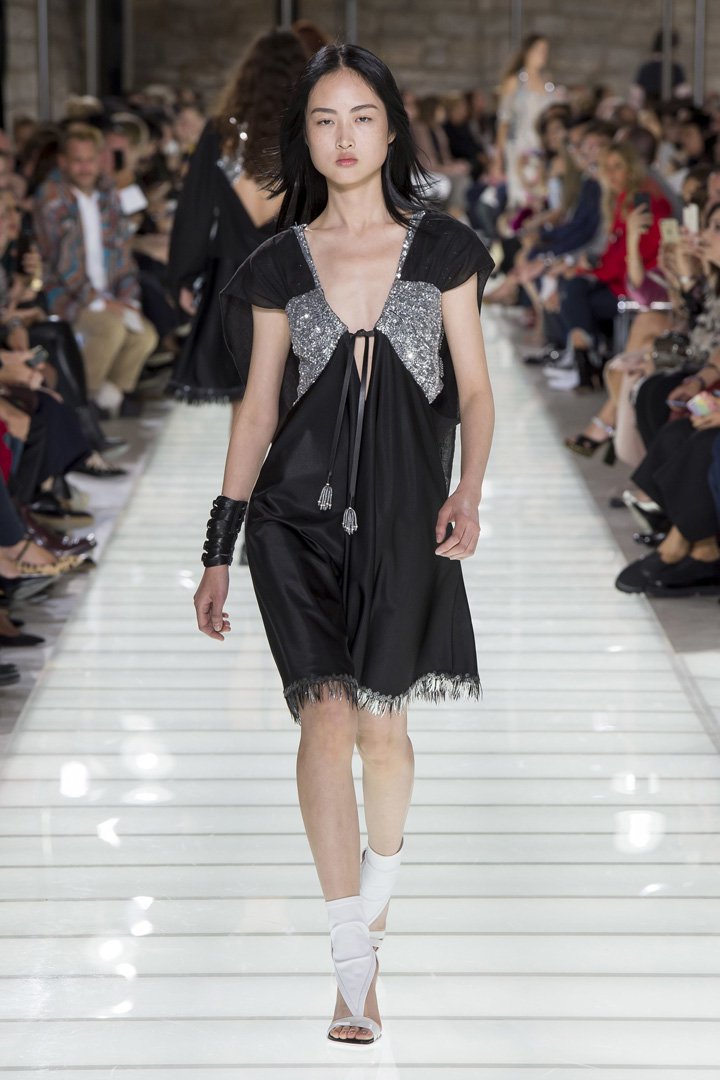 louis vuitton（路易威登）2018巴黎时装周时装秀