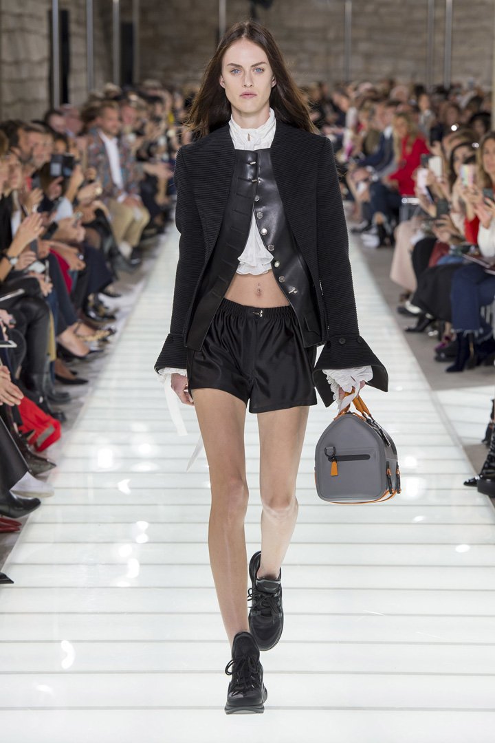 louis vuitton（路易威登）2018巴黎时装周时装秀