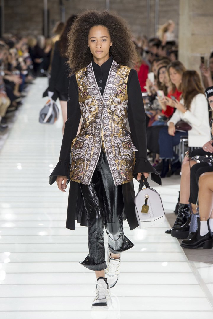 louis vuitton（路易威登）2018巴黎时装周时装秀
