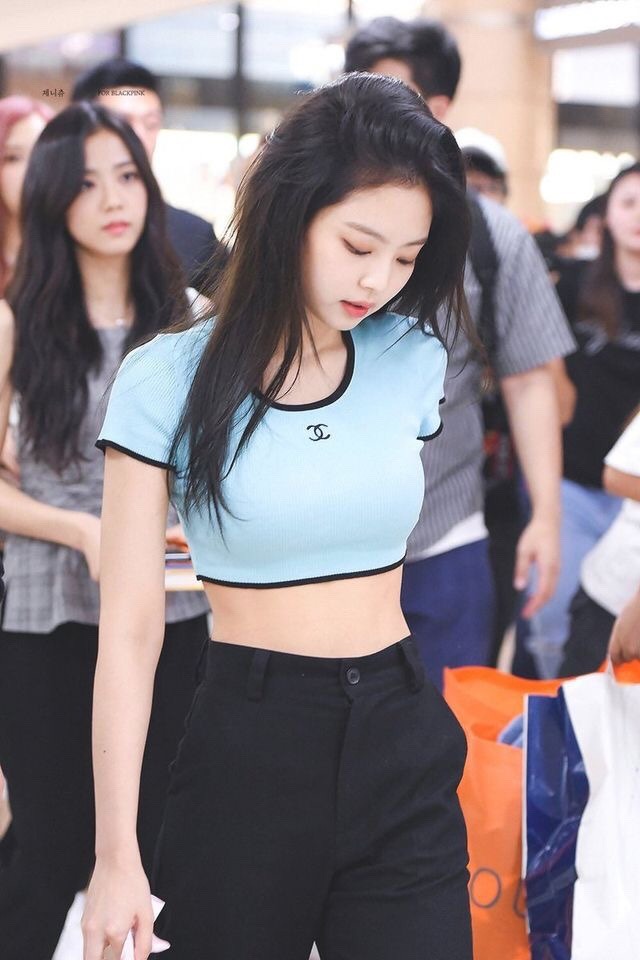 金智妮时尚穿搭图片大全，jennie kim机场时尚街拍造型look